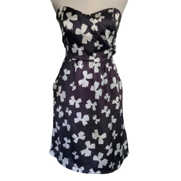 Judith March Dresses & Skirts - Judith March for Anthro B&W Bow Dress!!